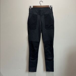 Carhartt women’s force utility legging - black and charcoal XS(0-2